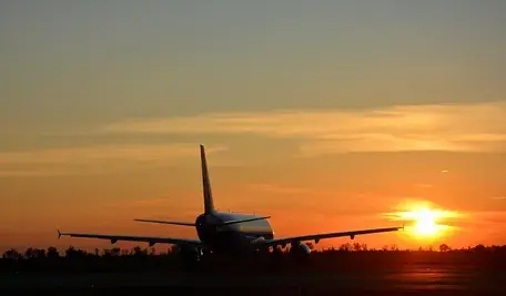 plane-4304154_1280.webp