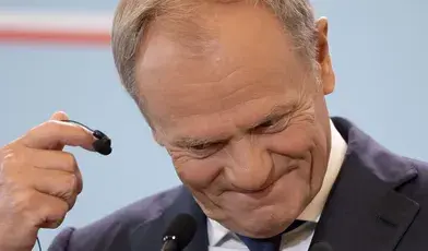 tusk rozwydrzony.webp