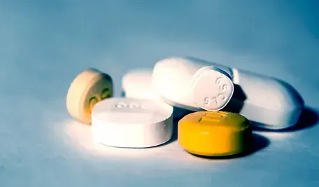 pill-4579956_1280.webp