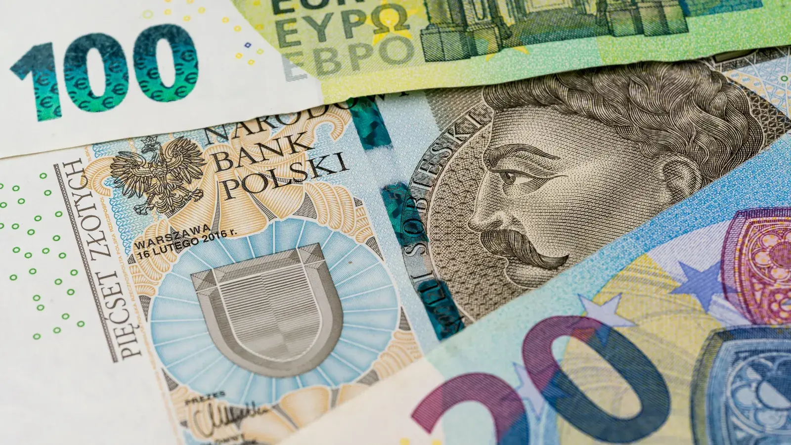 Bruksela o skandalu z KPO. „Polska ma obowiązek podjąć działania wyjaśniające”