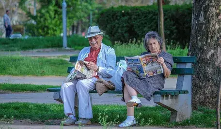 grandparents-2807673_1280.webp