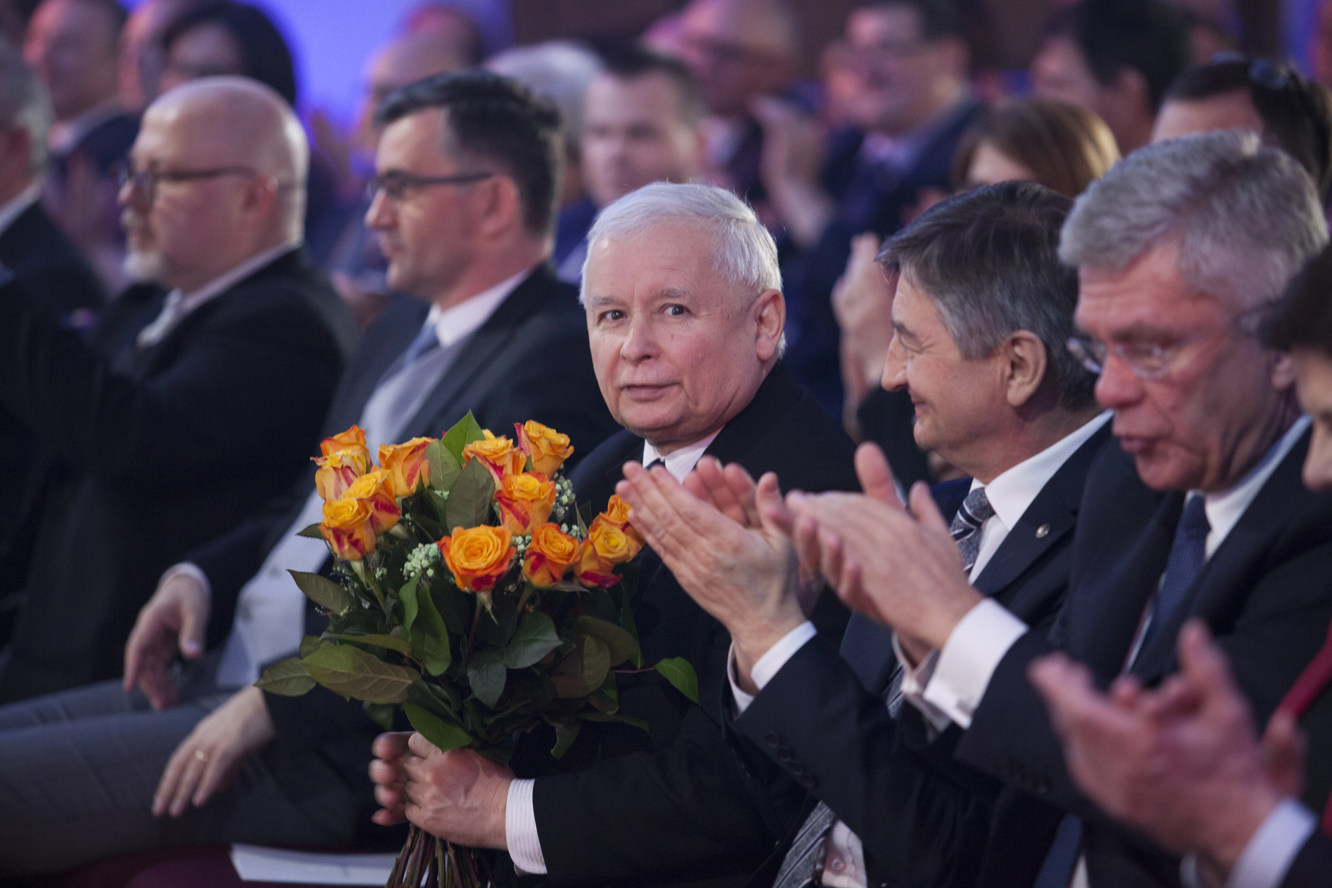Koalicja Tuska bez szans na zachowanie władzy. PiS na prowadzeniu w najnowszym sondażu