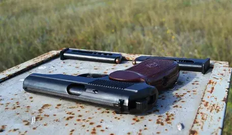 pistol-6827847_1280.webp