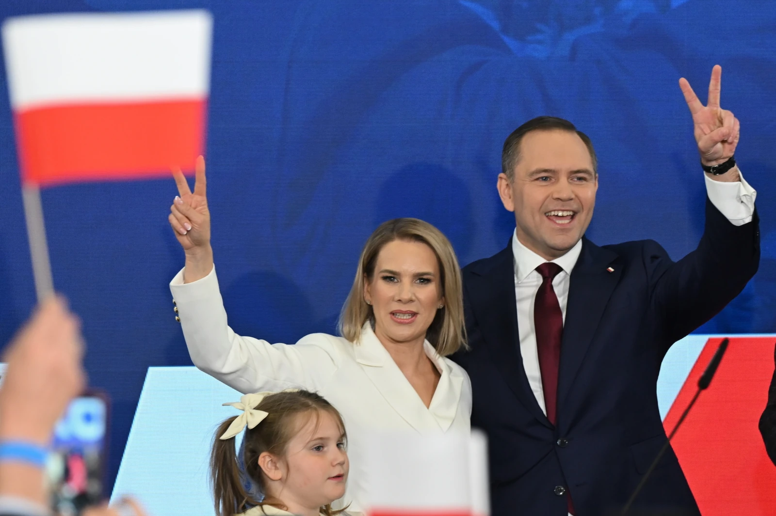 Remis! Wszystko rozstrzygnie się w drugiej turze, prawica na fali!