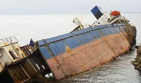 ship-2411735_1280.webp