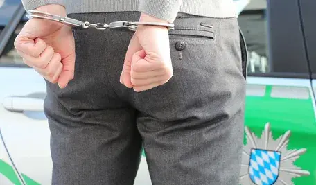 police-2122376_1280.webp