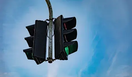 traffic-light-6909085_1280.webp