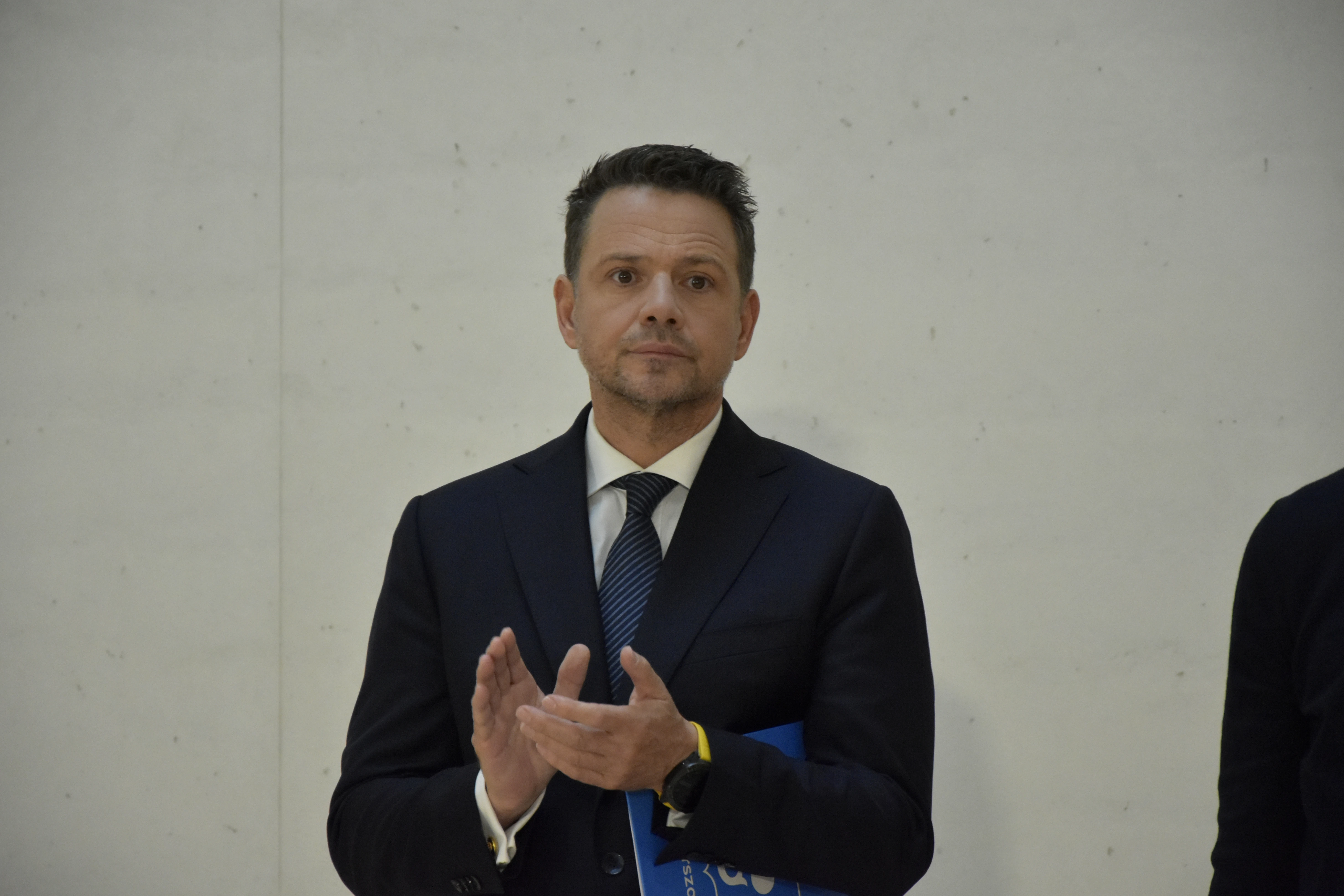 Są dowody: Trzaskowski drwił ze starań Polski o reparacje od Niemiec. Miliony ofiar i bezmiar okrucieństwa to temat do żartów?