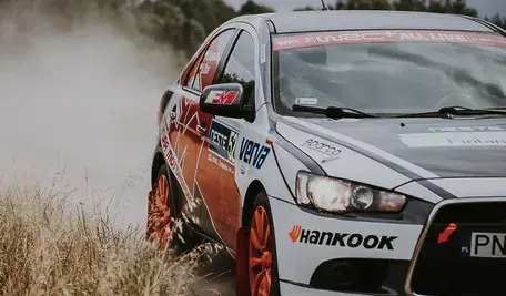 rally-4364131_1280.webp