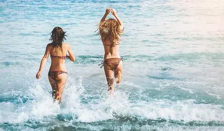 women-3266211_1280.webp