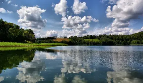 lake-2134181_1280.webp