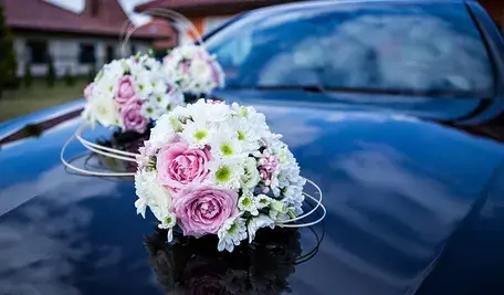 auto-for-wedding-2126752_1280.webp