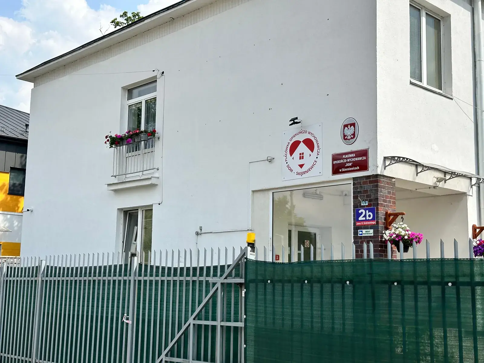 Migranci uciekli z ośrodka w Skierniewicach. Poszukuje ich policja