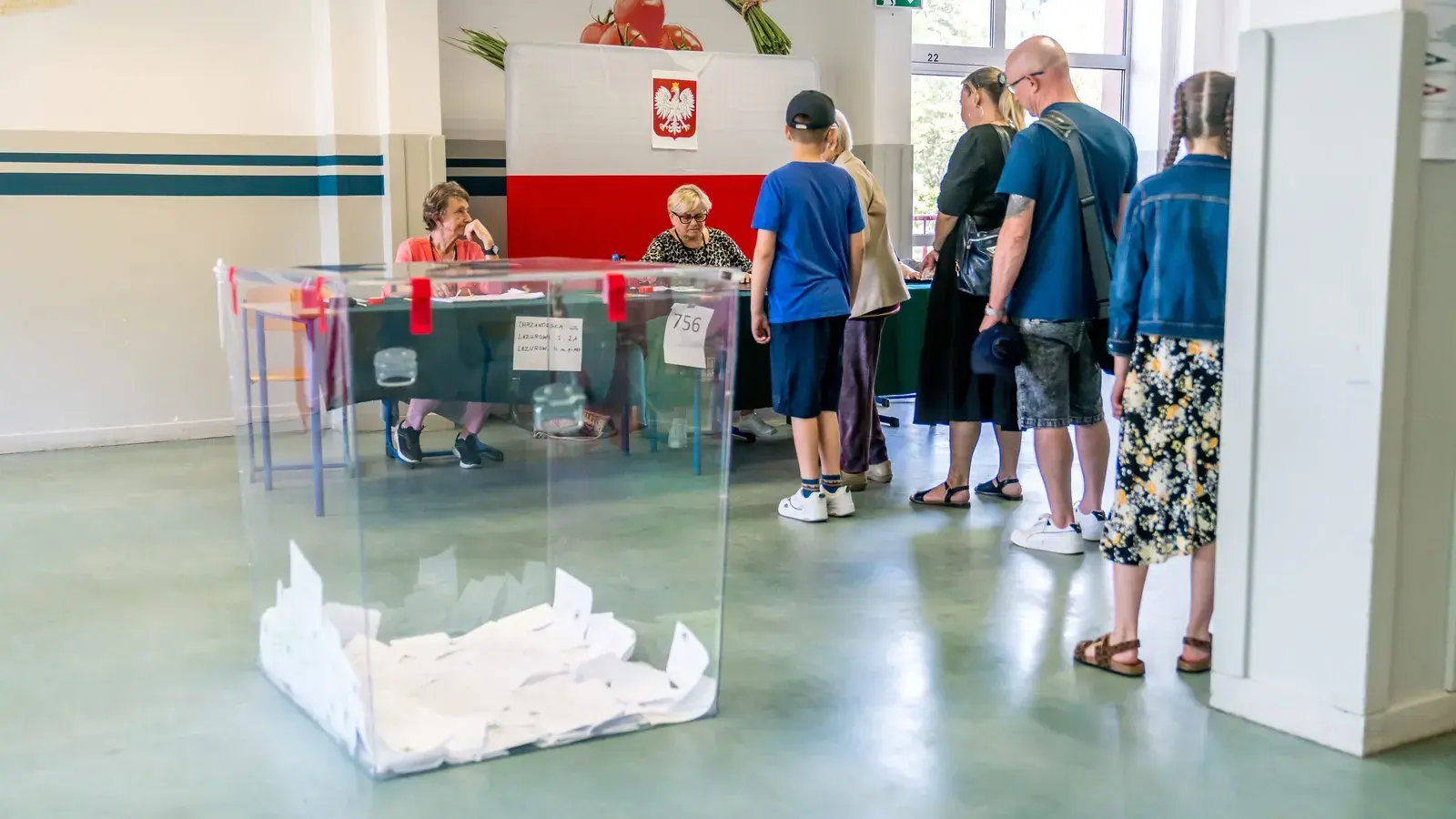 Sąd Najwyższy ponownie policzył głosy w trzech komisjach. Na razie zyskuje tylko jeden