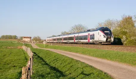 train-2264036_1280.webp