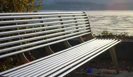 metal-bench-7555796_1280.webp