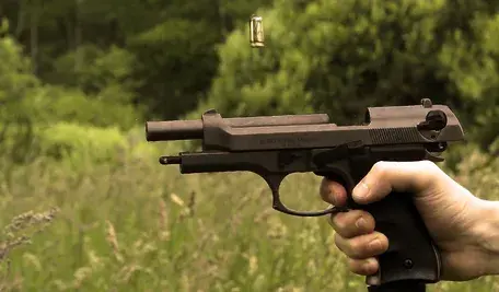 gun-449783_1280.webp