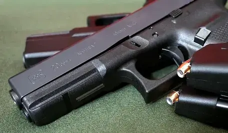 gun-5947350_1280.webp