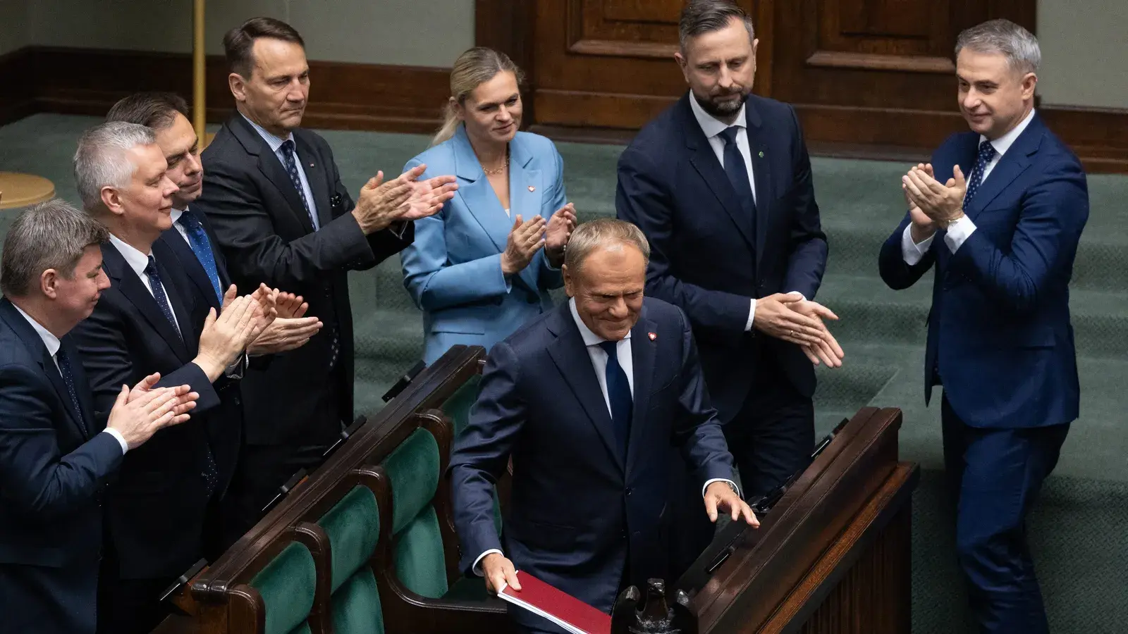 Nowy sondaż: Koalicja Obywatelska z ogromną stratą. Czy przegoni ją Konfederacja?