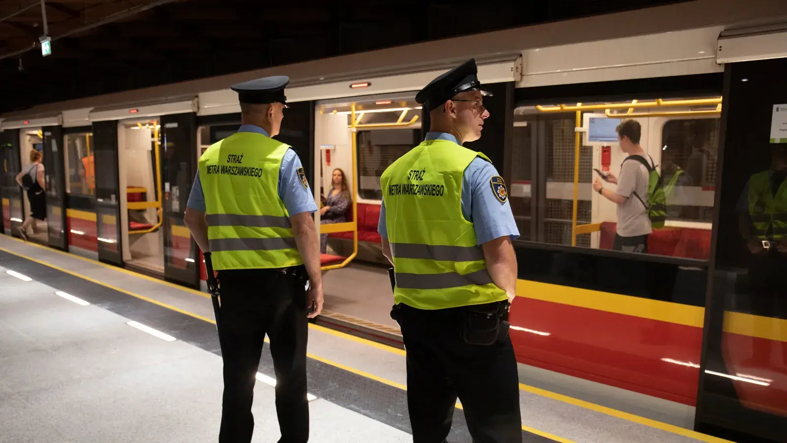 W warszawskim metrze wybuchł pożar. Uruchomiono komunikację zastępczą
