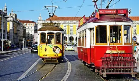 tram-2650096_1280 ok.webp