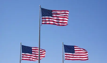 sky-wind-red-flag-usa-blue-1158899-pxhere.com.webp