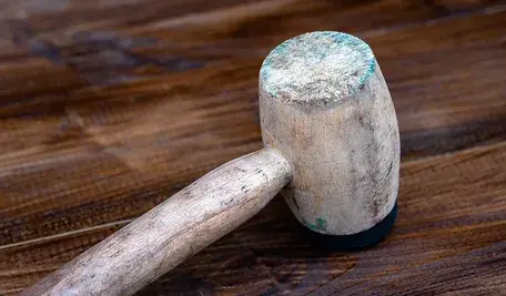wooden-gavel-5221735_1280.webp