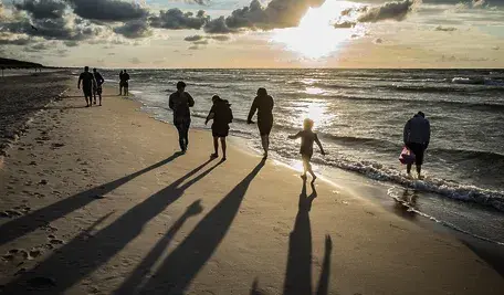 beach-5696492_1280.webp