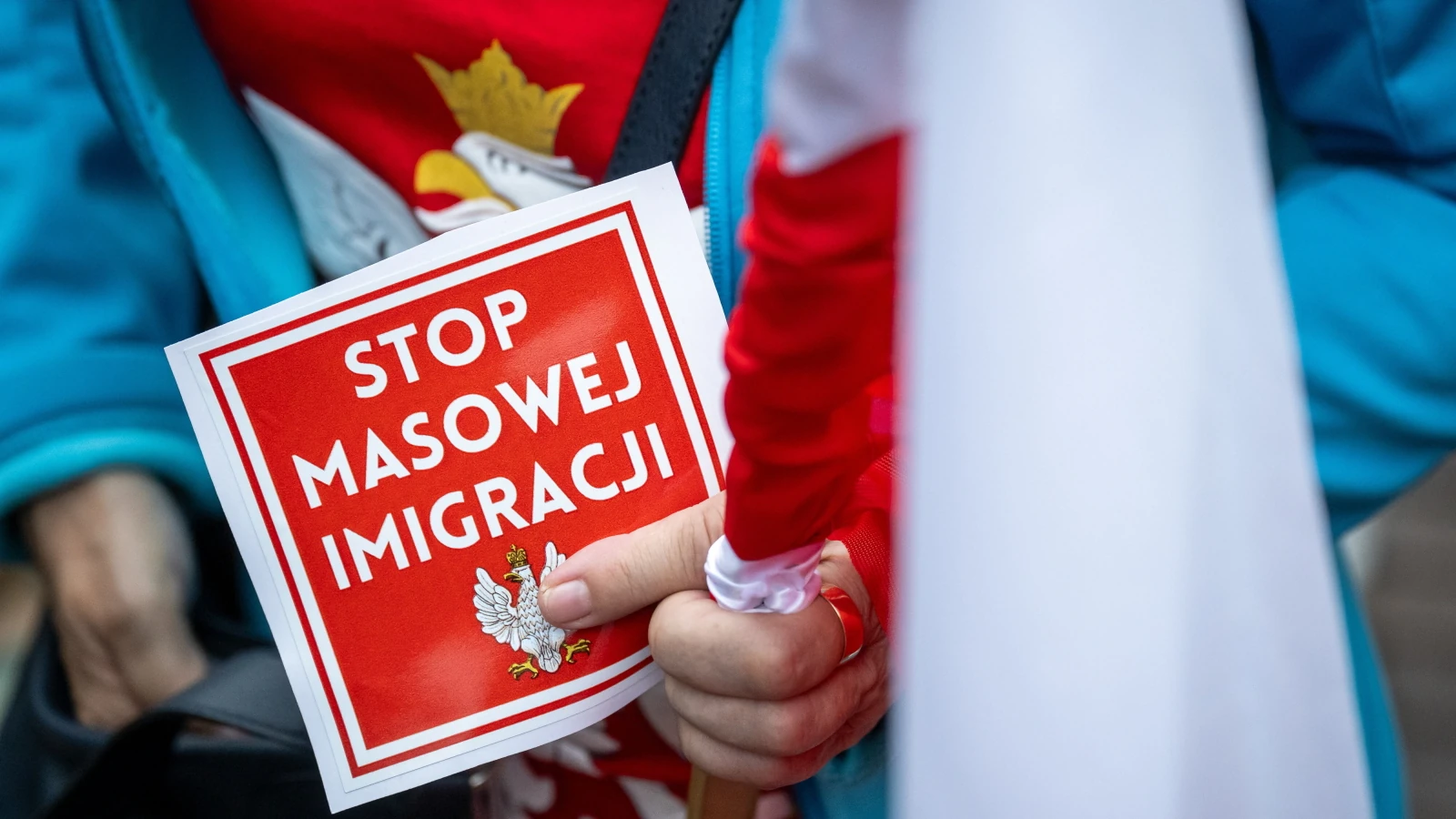 Druga wojna Donalda Tuska z kibicami. Poszło o nielegalnych imigrantów