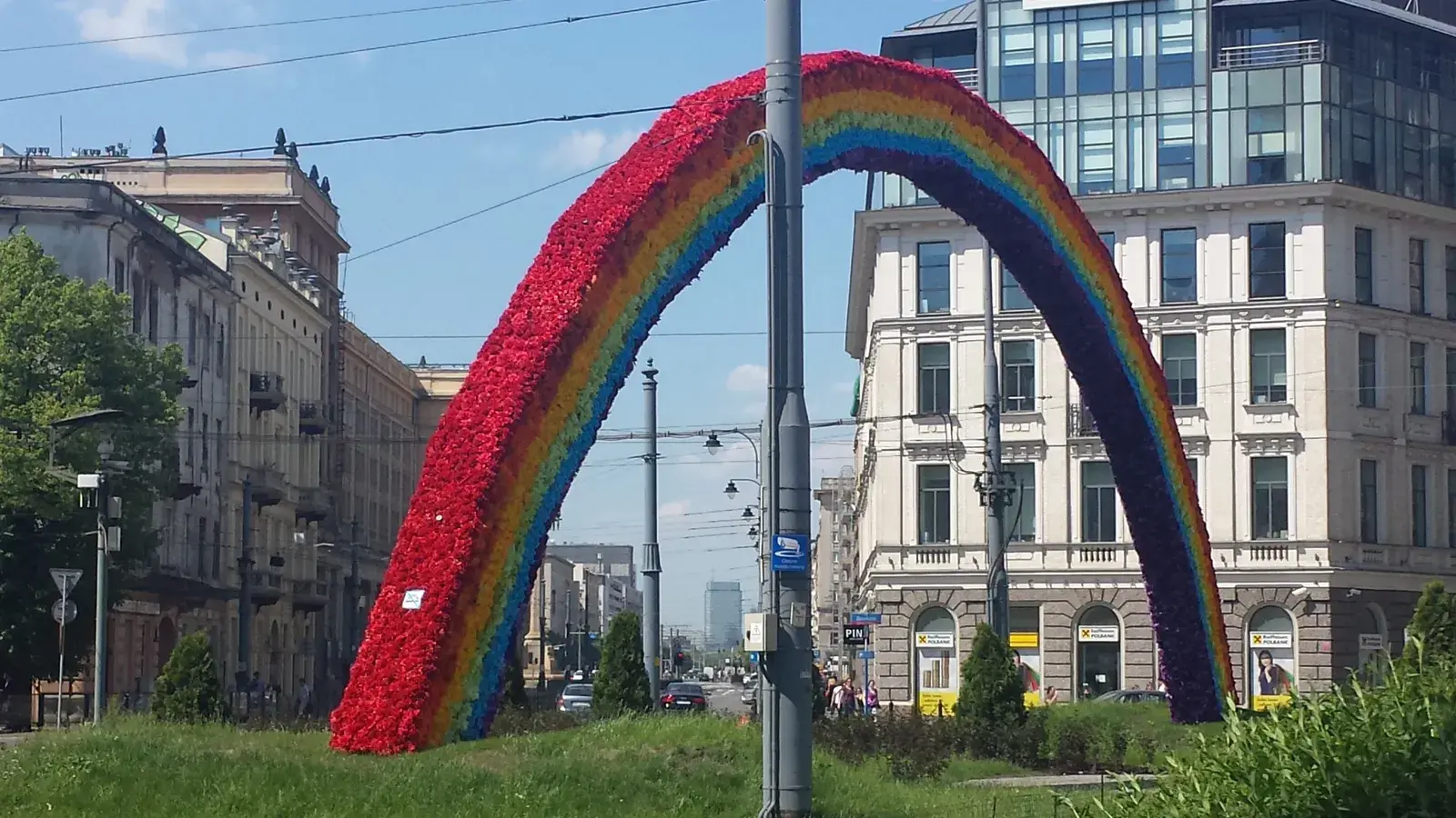 Радуга возвращается на площадь Спасителя. Она будет дороже, чем знаменитый общественный туалет в Скарышевском парке