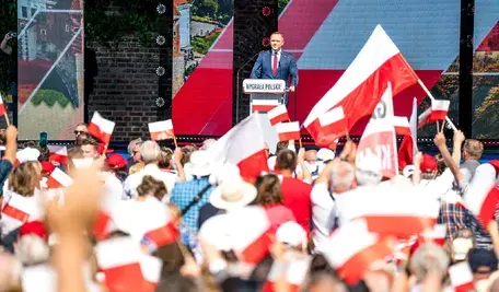 nawrocki tłumy.webp