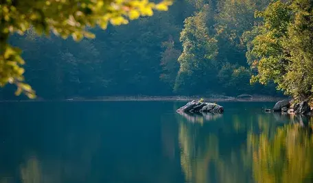 lake-6641880_1280.webp