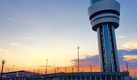 airport-1682067_1280.webp