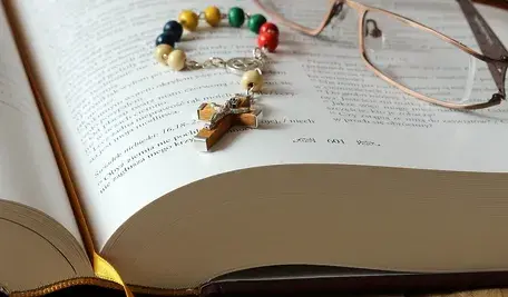rosary-1766379_1280.webp