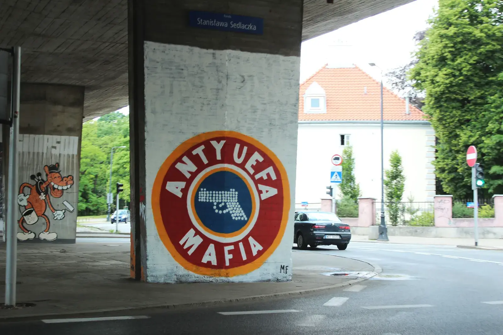 Skandal! Tak UEFA "zareagowała" na skandaliczny transparent kibiców Maccabi Hajfa