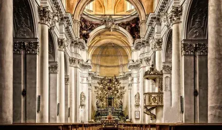 cathedral-3453675_1280.webp