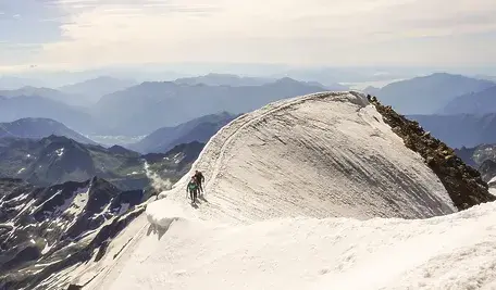 mountains-4420694_1280.webp