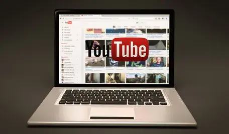laptop-notebook-computer-technology-website-brand-658820-pxhere.com.webp