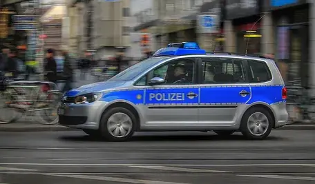 traffic-car-driving-taxi-vehicle-police-158498-pxhere.com.webp