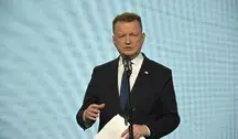 Były minister obrony narodowej Mariusz Błaszczak (PiS) w rozmowie w Radiu RMF24 wezwał do budowy w Polsce „Fortu Trump” i ostro skrytykował obecny rząd za brak konsekwencji w sprawie zbrojeń. Odniósł się w ten sposób do wypowiedzi prezydenta USA Donalda Trumpa, który komentując rosyjskie naruszenia polskiej przestrzeni powietrznej sugerował, że mogło dojść do „pomyłki”