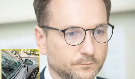 Europoseł PiS Waldemar Buda poinformował, że jego samochód został ostrzelany w Brukseli. Do zdarzenia miało dojść w sobotę. Polityk zamieścił w mediach społecznościowych zdjęcie swojego auta, na którym widać charakterystyczne ślady po uderzeniach pocisków – prawdopodobnie z broni pneumatycznej.