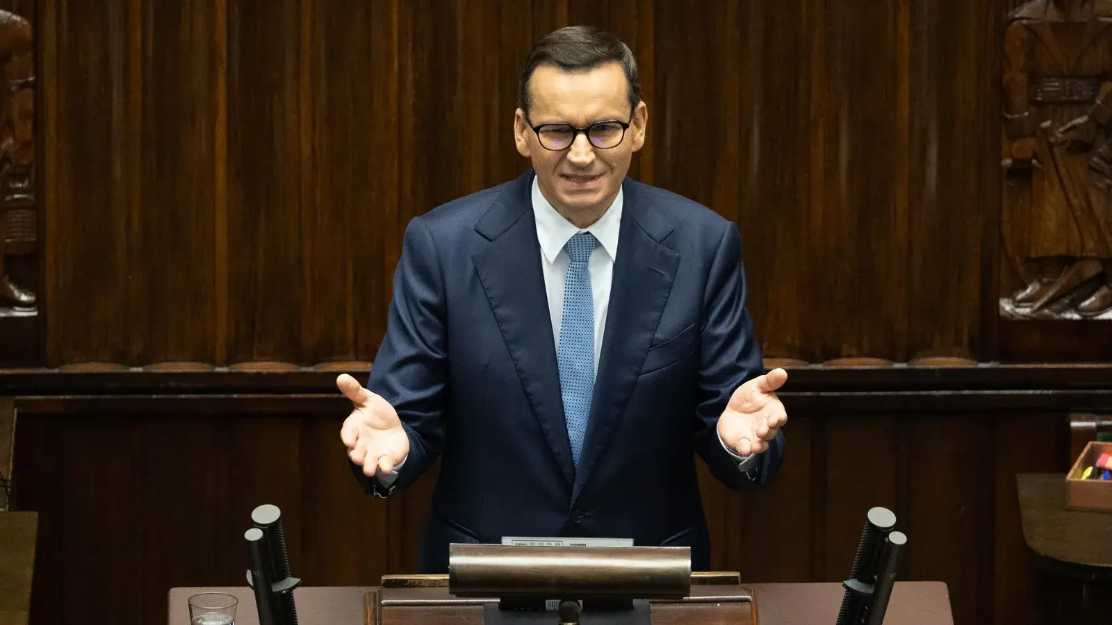 „Gazeta Wyborcza” oskarżała, prokuratura umorzyła. Sprawa działek Morawieckiego zakończona