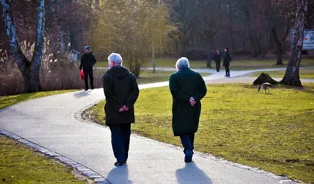 elderly-happy-4008796_1280.webp