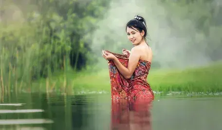 woman-1822646_1280.webp