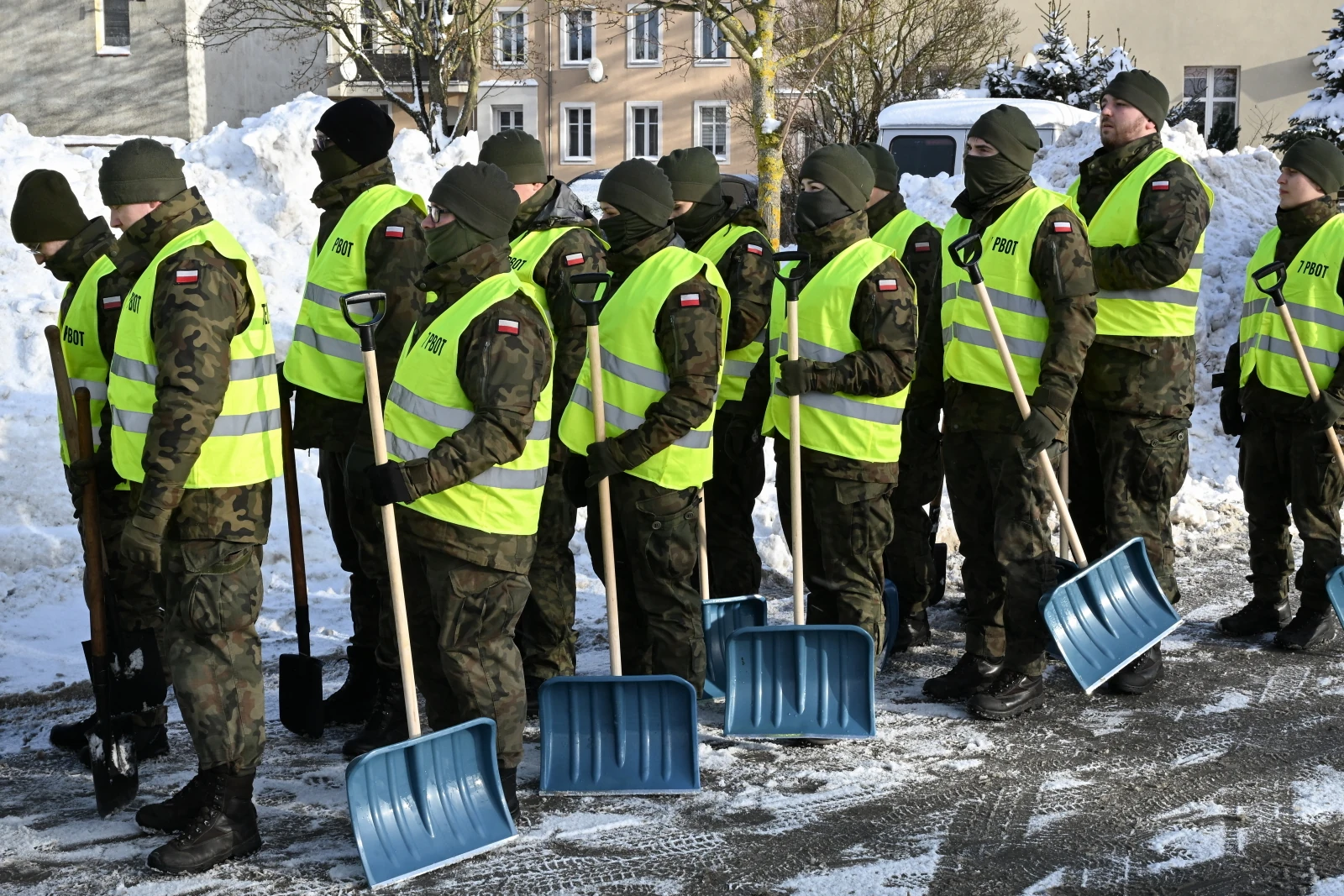 Pomorskie miasto walczy ze śniegową katastrofą. Wezwano na pomoc wojsko