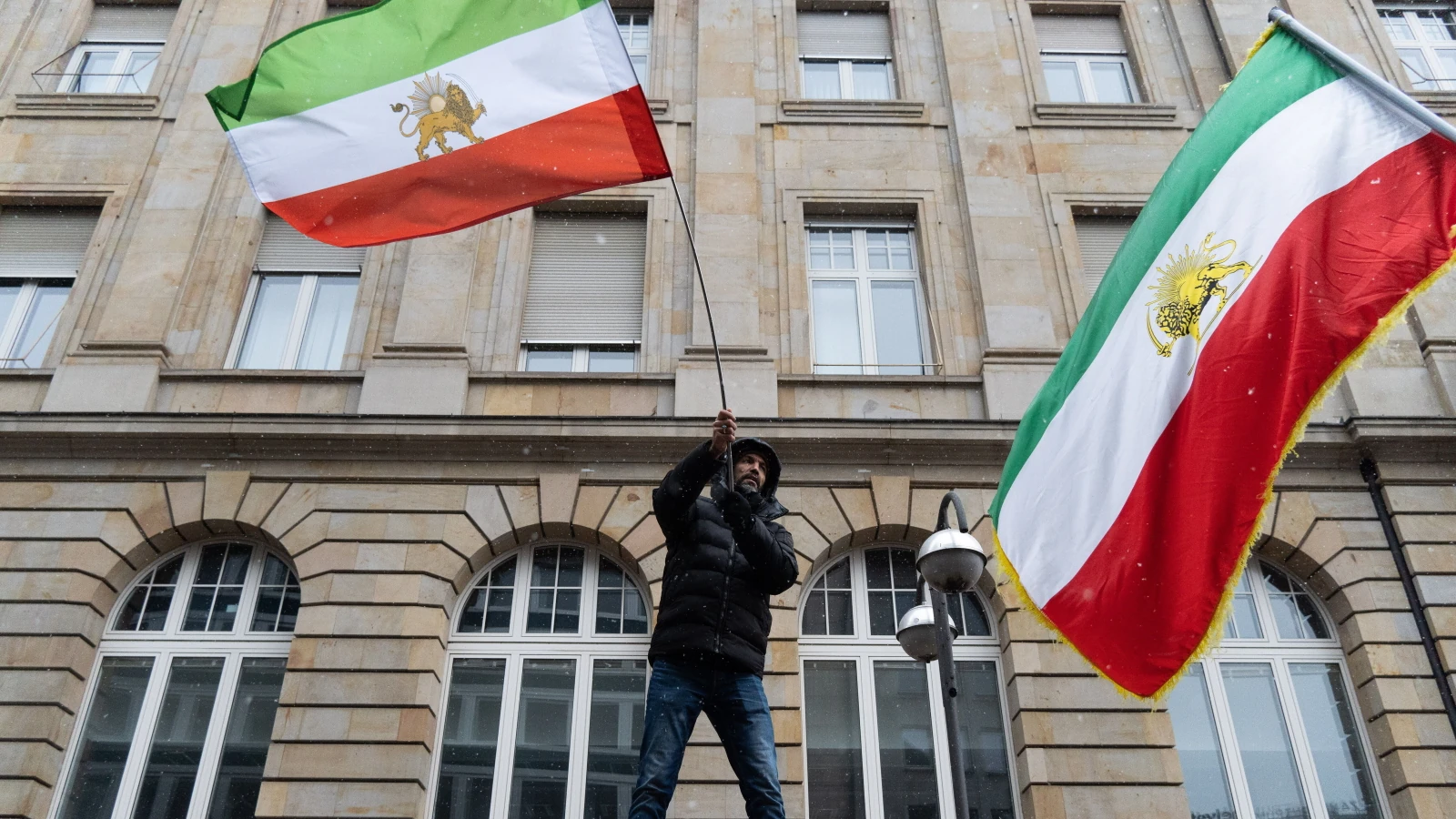 Ile osób zginęło już w Iranie? Internet odcięty, świadkowie mówią o tysiącach ofiar