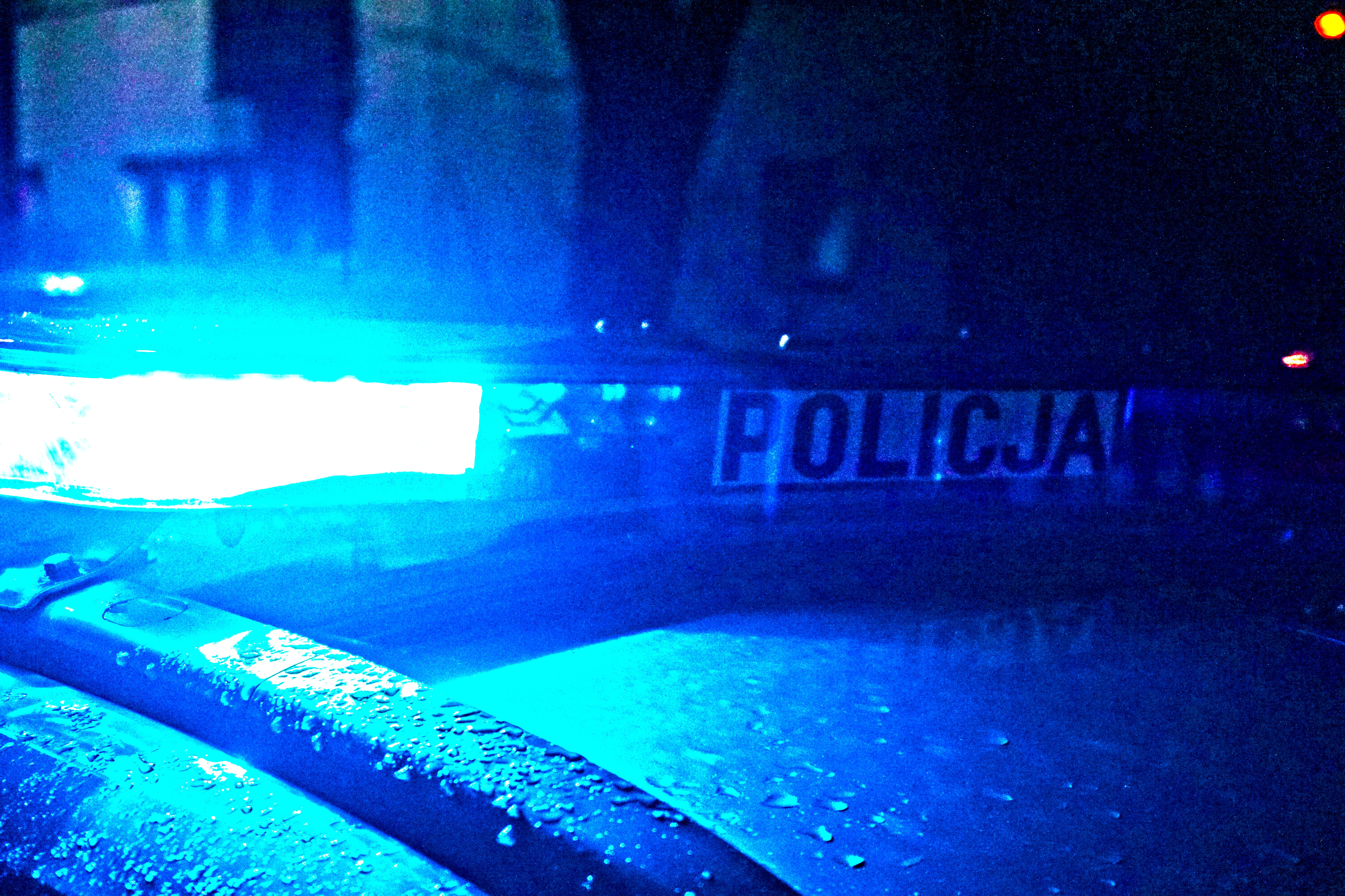 W USA ten pijak już byłby trupem. W Polsce ranny policjant strzelał tylko w opony