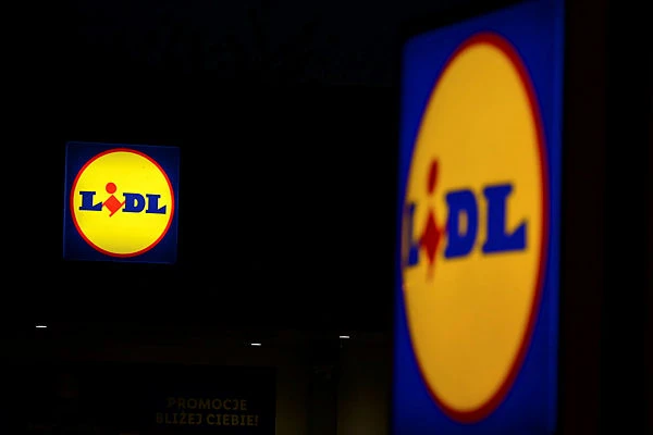 Reklamowa wojna gigantów. Komornik w siedzibie Lidla