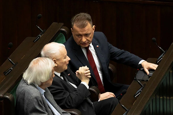 Nowy lider prawicy? Wyprzedza Kaczyńskiego o ponad 20 punktów