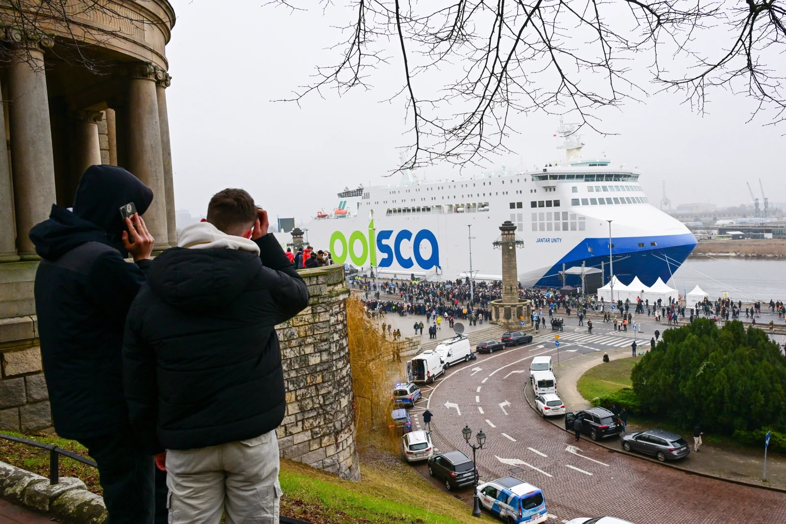 Туск хвалится паромом PiS. Деньги потекут в налоговый рай!